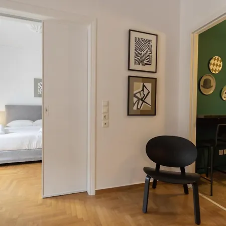 Apartment Spacious High-ceiling 2-bedroom By Acropolis Museum