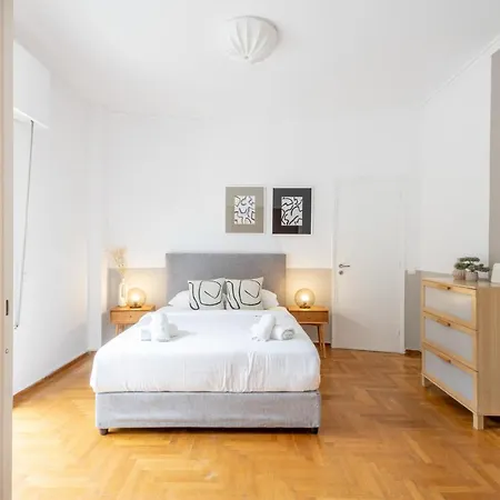 Spacious High-ceiling 2-bedroom By Acropolis Museum Apartament Atena