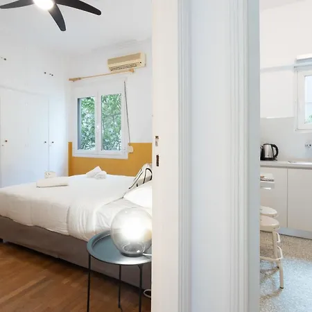 Spacious High-ceiling 2-bedroom By Acropolis Museum Atena